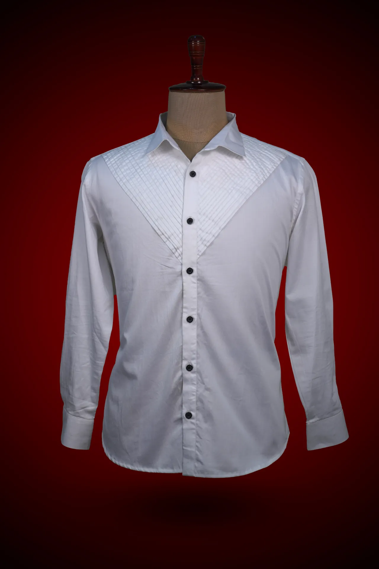 Pure white shirt with tudex pattern
